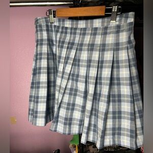 Plaid pleated skirt